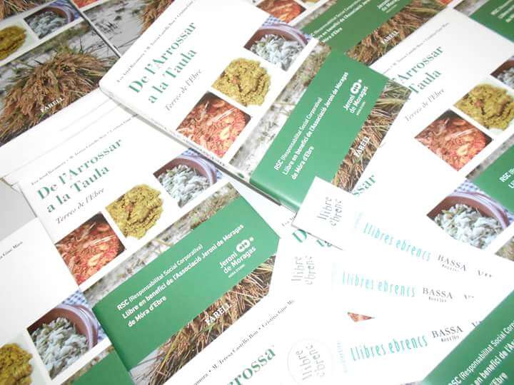 El llibre de receptes De l’arrossar a la taula, destina els drets a l’Associació Jeroni de Moragas